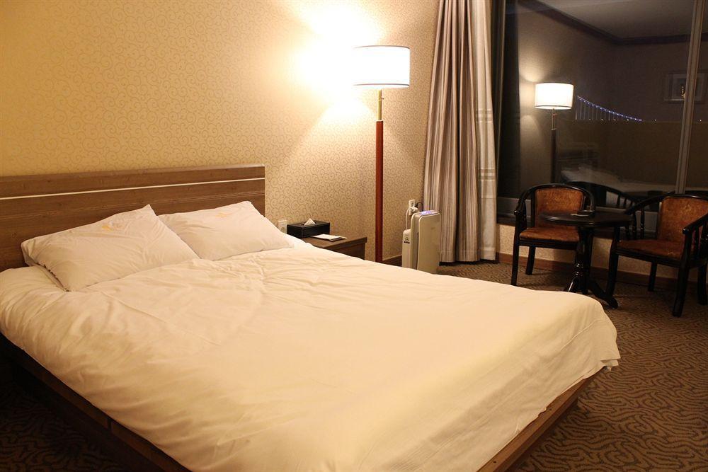 Dawn Beach Hotel ปูซาน ภายนอก รูปภาพ