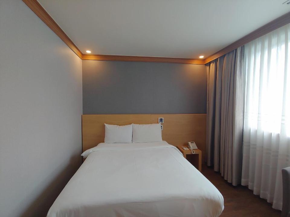 Dawn Beach Hotel ปูซาน ภายนอก รูปภาพ